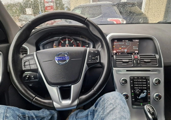 Volvo XC 60 cena 87900 przebieg: 135000, rok produkcji 2017 z Zawiercie małe 596